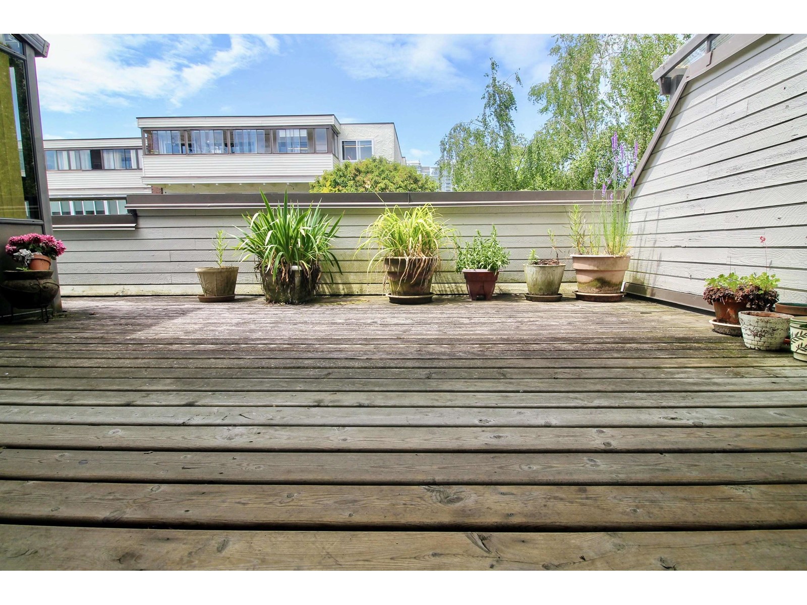 1469 Merklin Street Property Photo 8