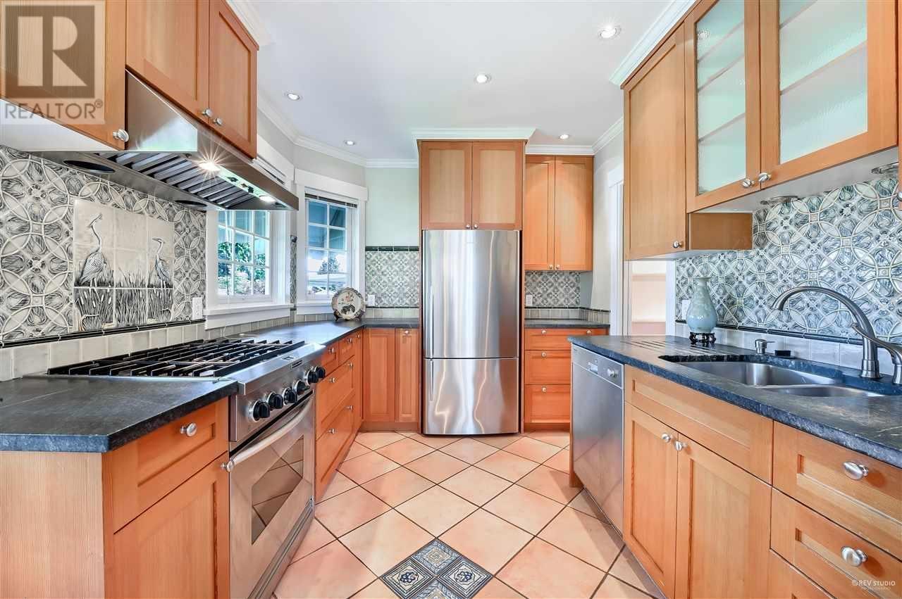 7708 Heather Street Property Photo 14