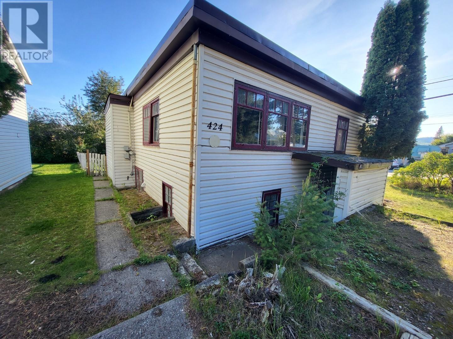 424 Bowron Avenue Property Photo 3