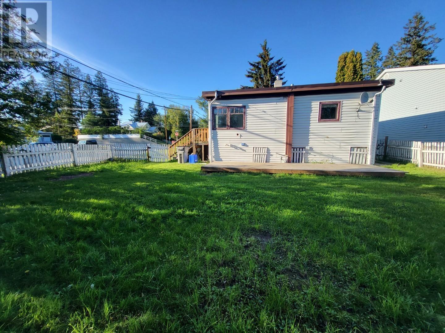 424 Bowron Avenue Property Photo 5