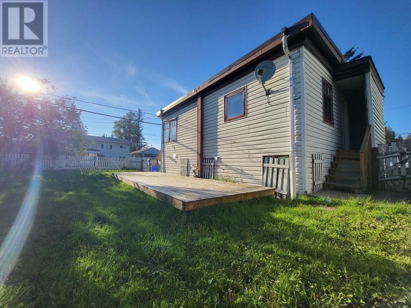 424 Bowron Avenue Property Photo 6