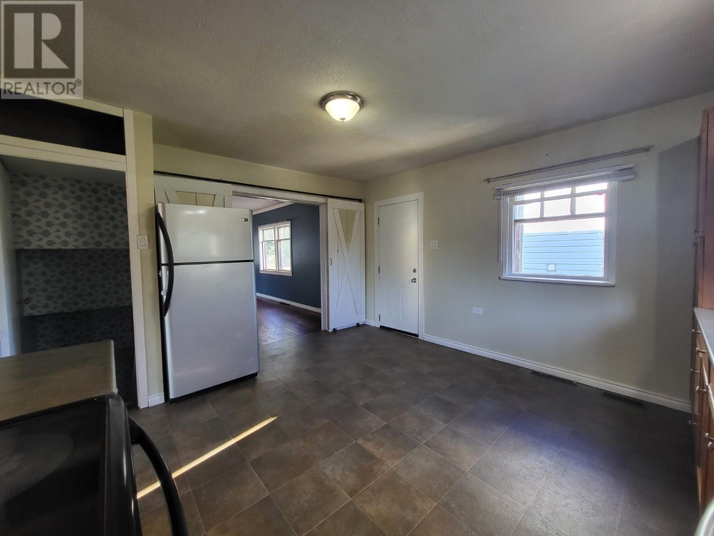 424 Bowron Avenue Property Photo 12