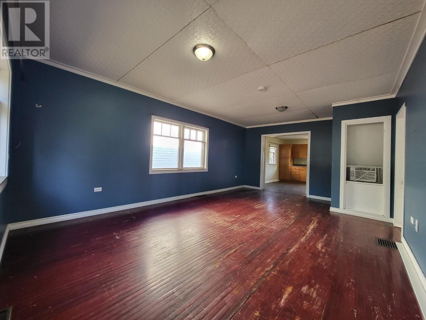 424 Bowron Avenue Property Photo 15