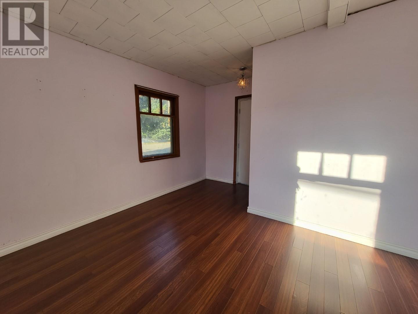 424 Bowron Avenue Property Photo 17