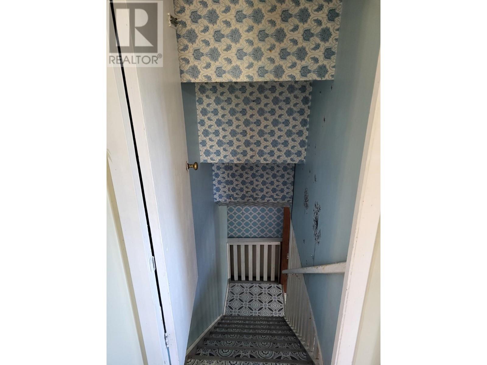 424 Bowron Avenue Property Photo 20