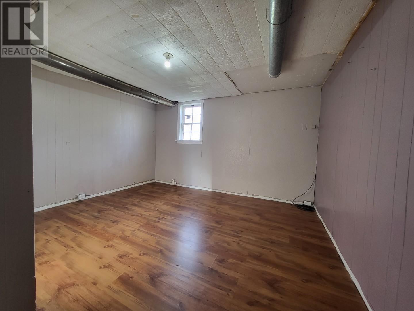 424 Bowron Avenue Property Photo 24