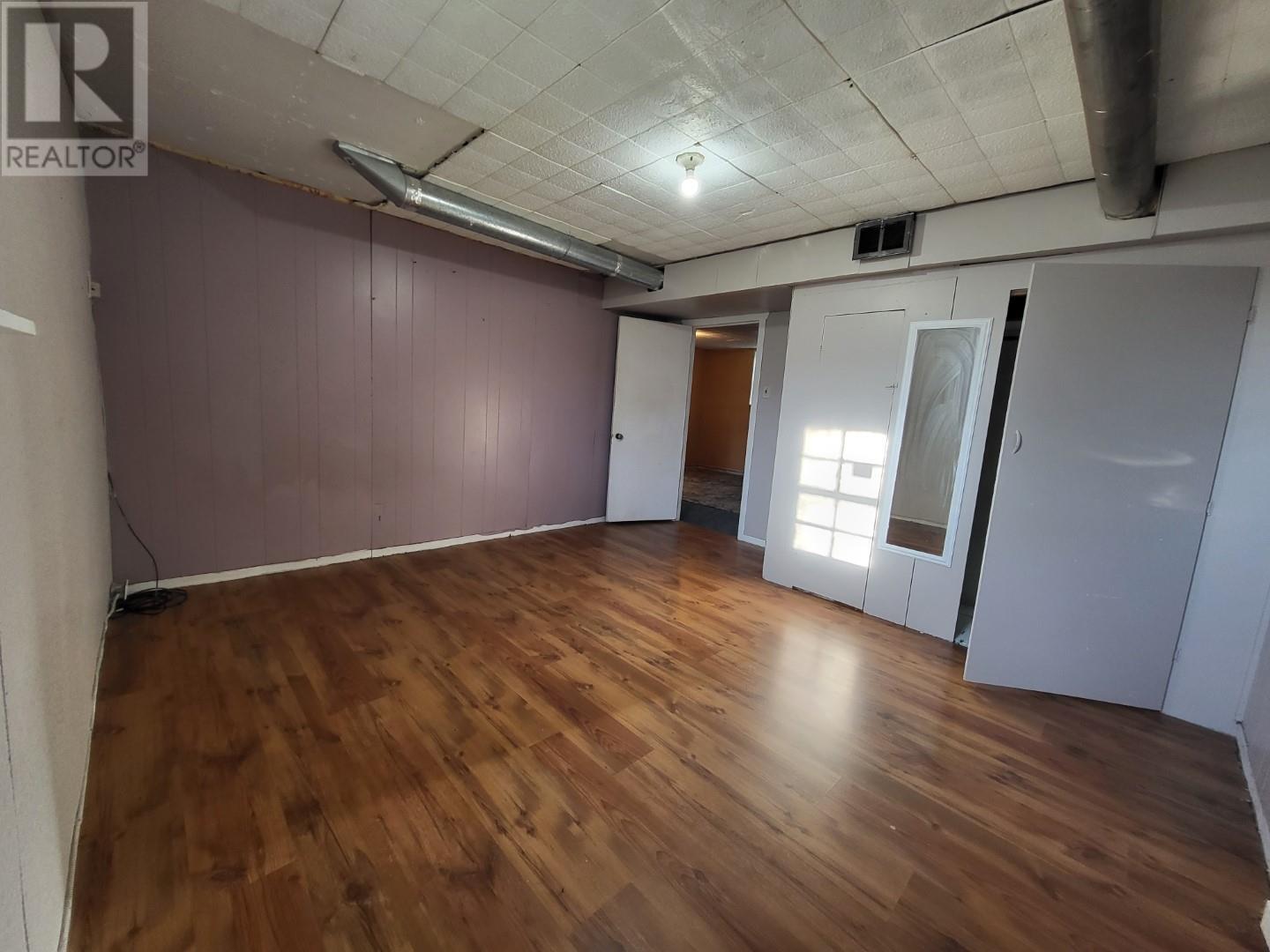 424 Bowron Avenue Property Photo 25