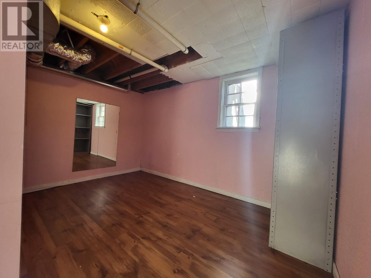 424 Bowron Avenue Property Photo 31