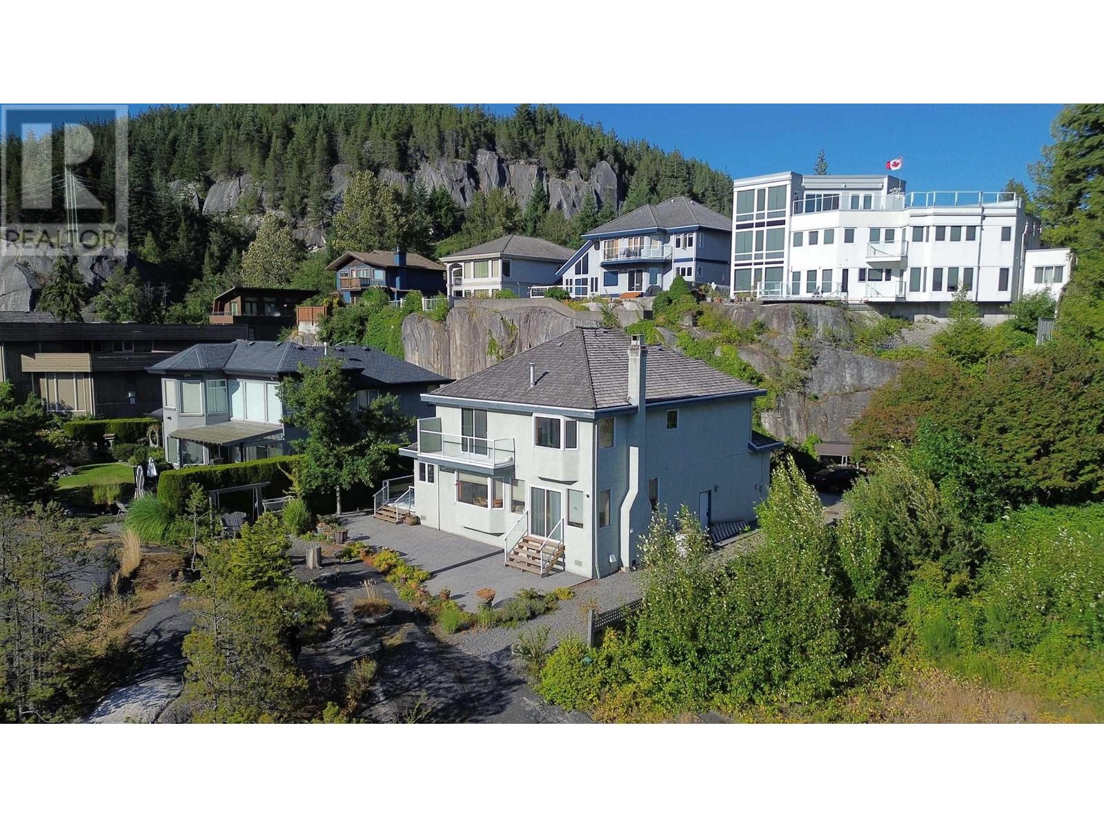 2009 Cliffside Lane Property Photo 1
