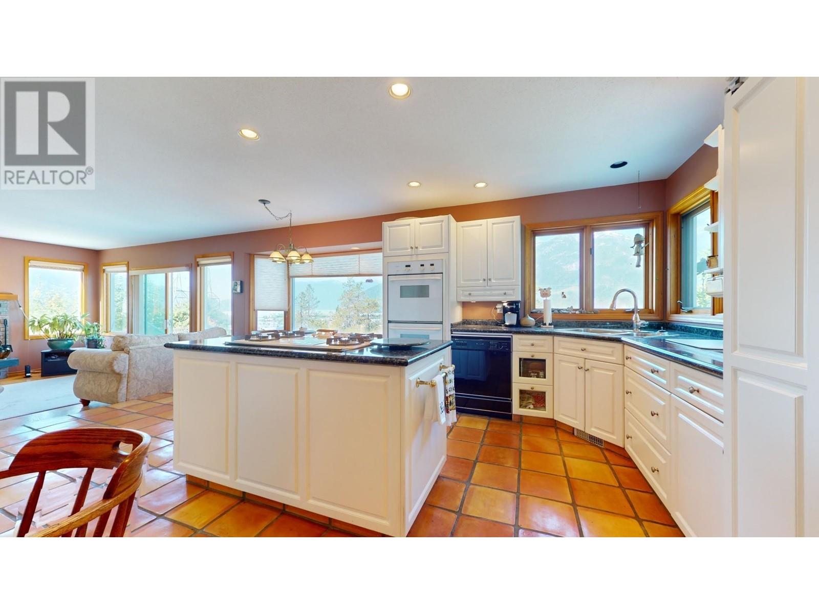 2009 Cliffside Lane Property Photo 12