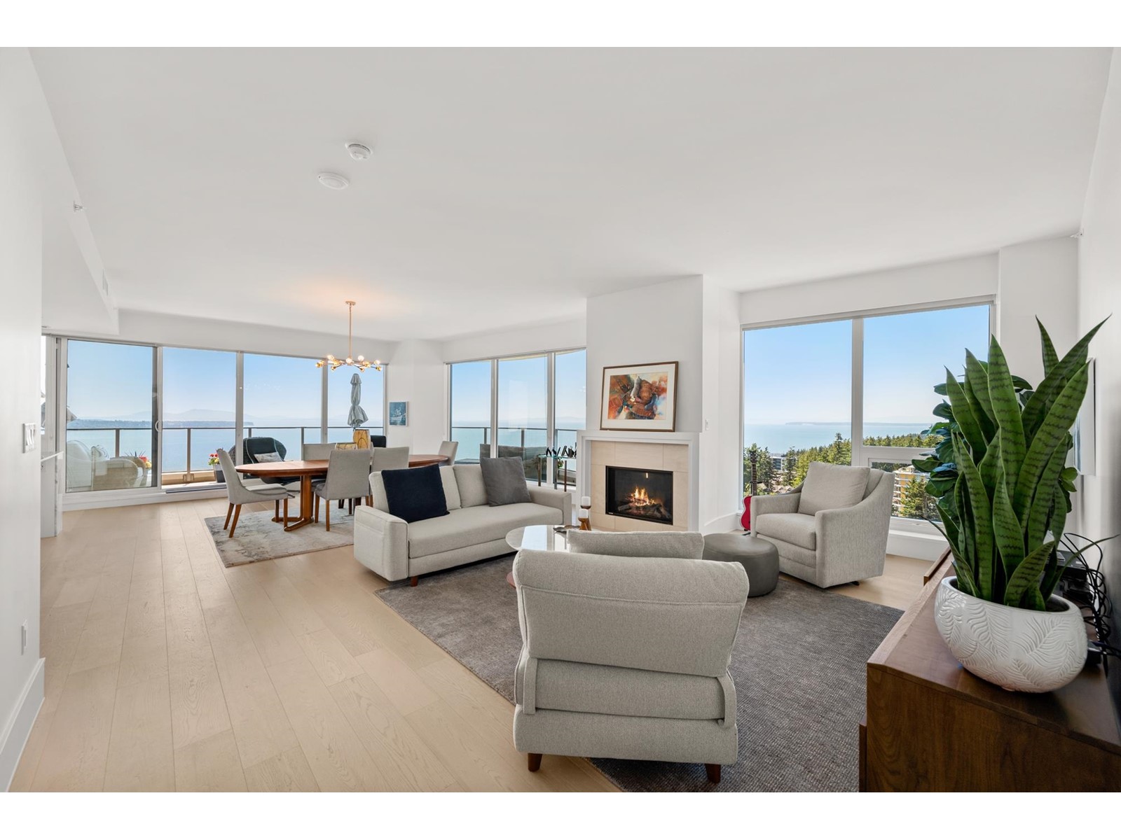 1601 1500 Martin Street Property Photo 4
