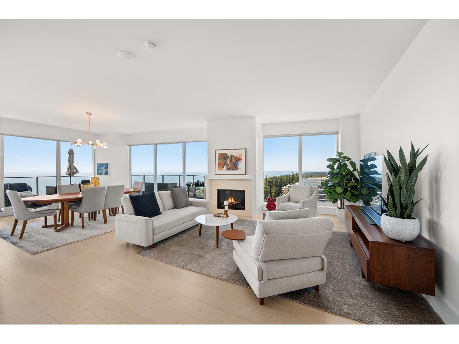 1601 1500 Martin Street Property Photo 5
