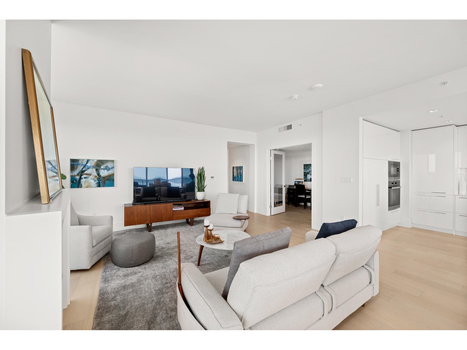 1601 1500 Martin Street Property Photo 8