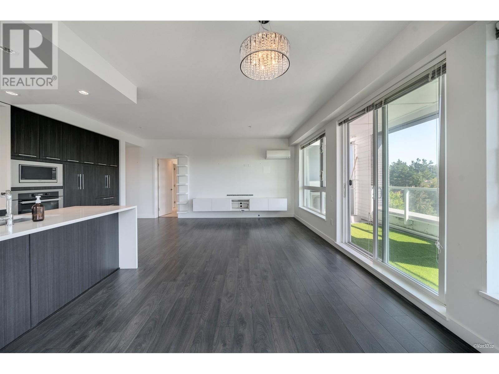 503 6633 Cambie Street Property Photo 7
