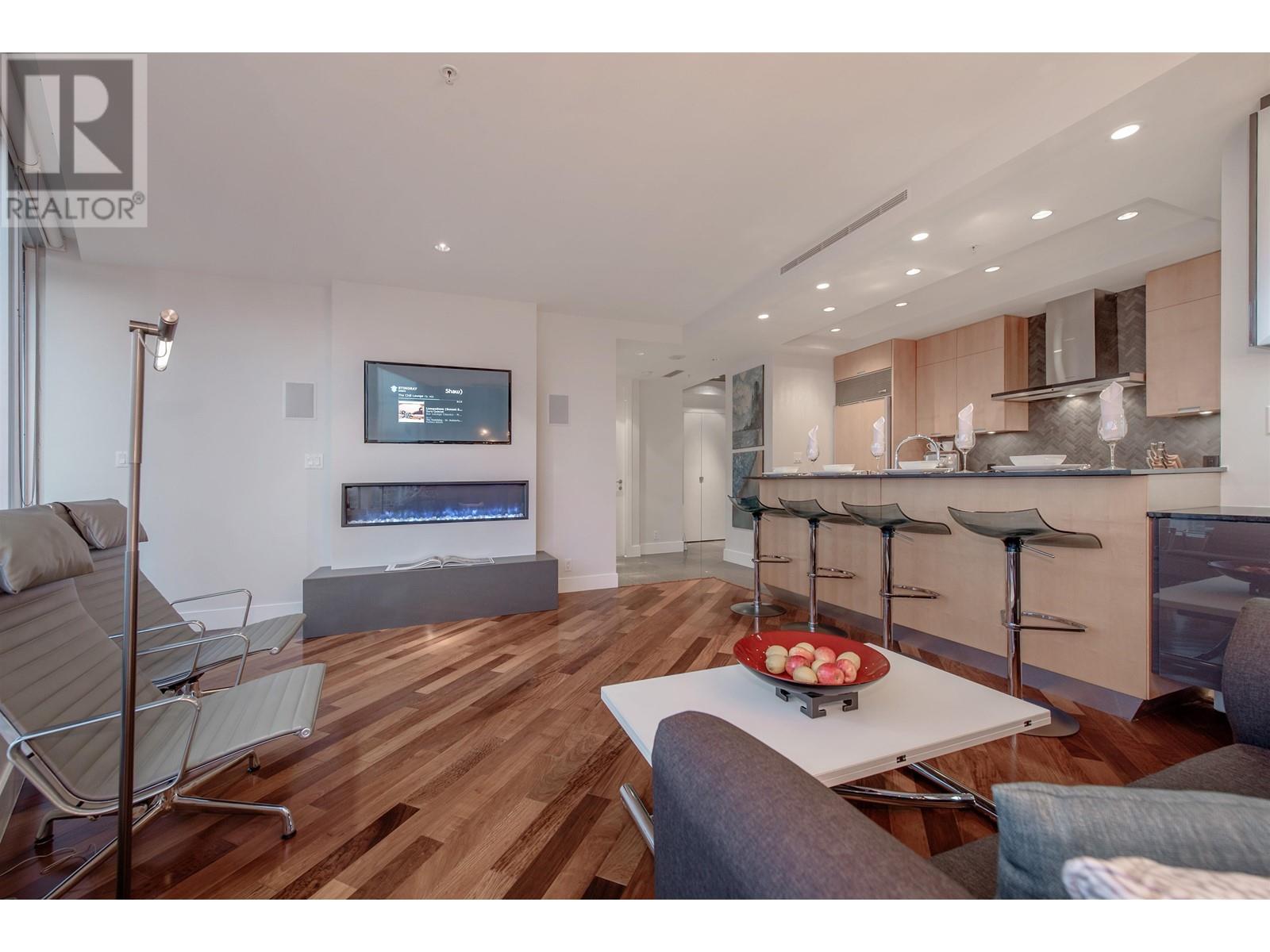 3706 1077 W CORDOVA STREET Property Photo 1