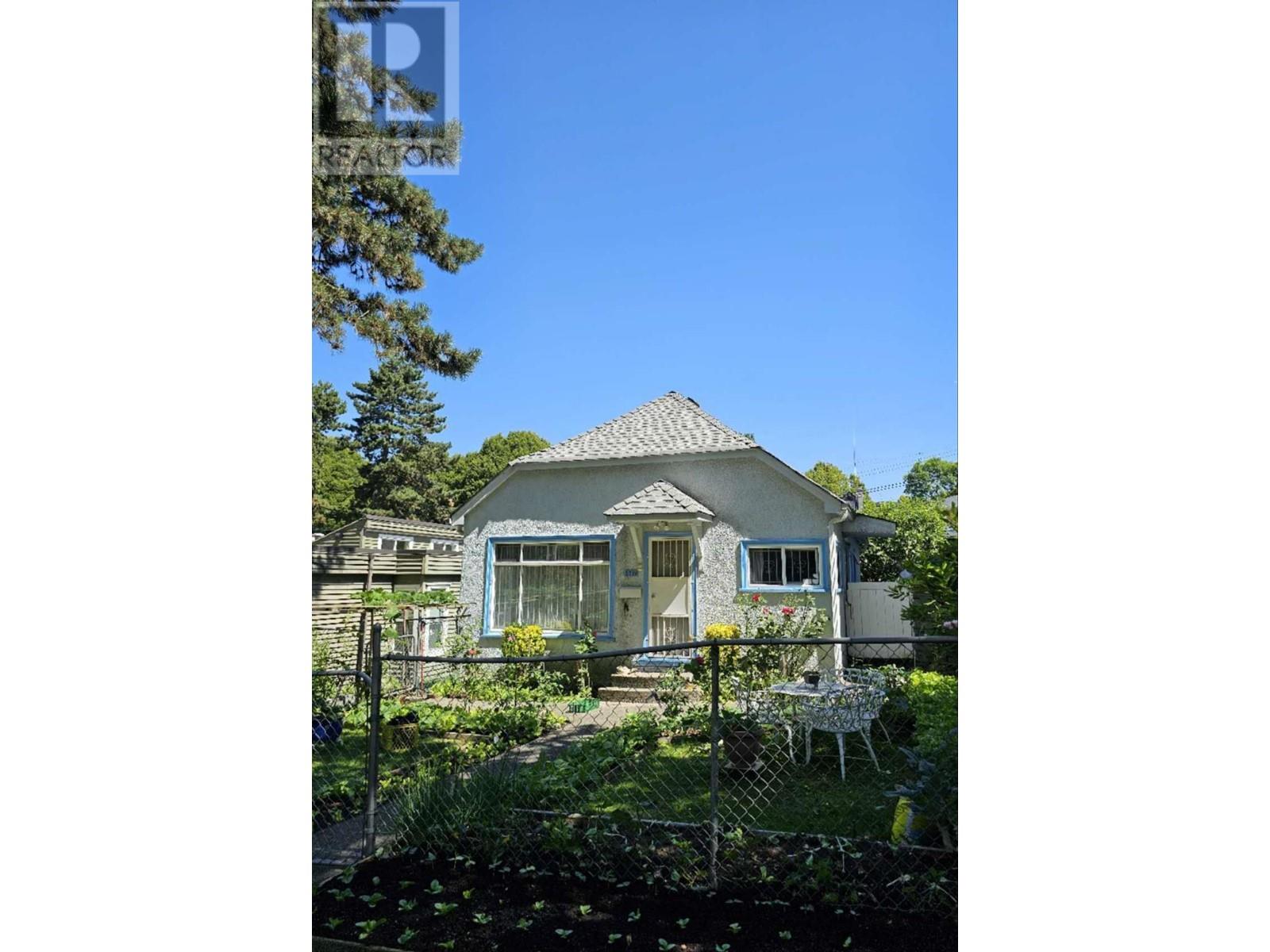 2719 DUKE STREET Property Photo 1