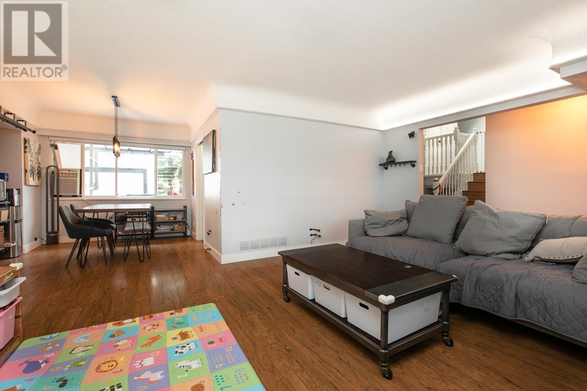 10231 Caithcart Road Property Photo 5