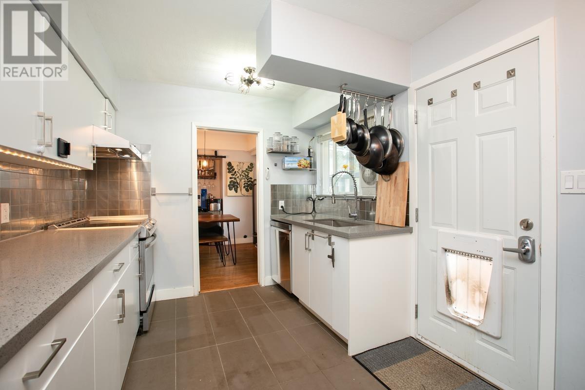 10231 Caithcart Road Property Photo 12