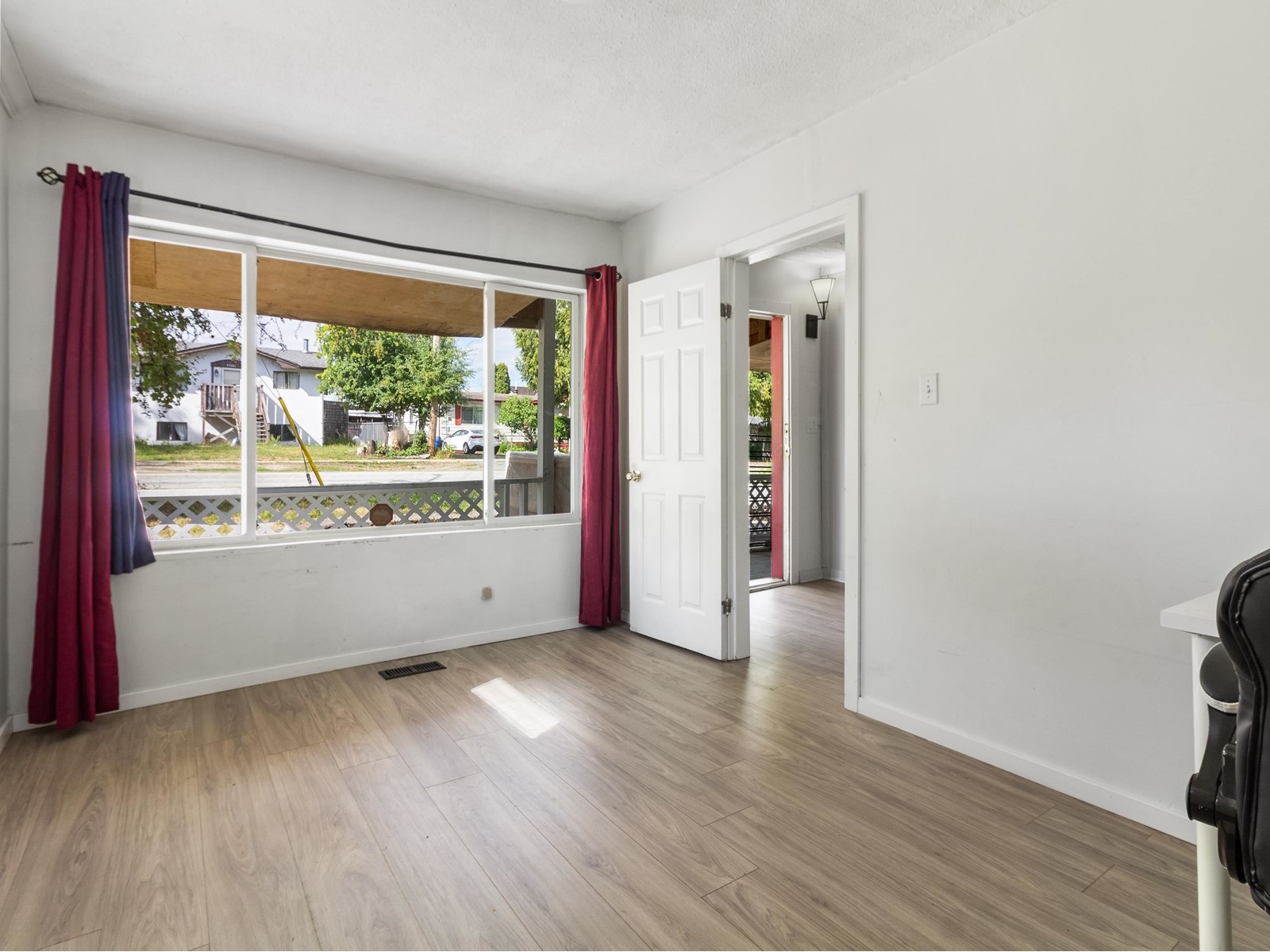 17464 58 Avenue Property Photo 8