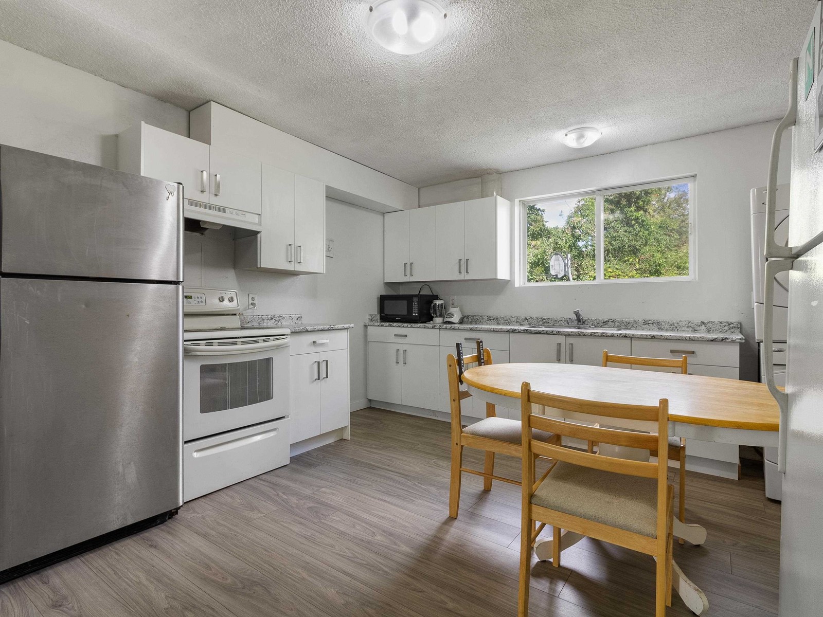 17464 58 Avenue Property Photo 14