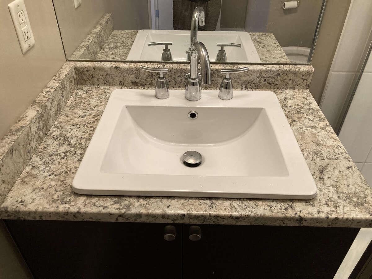 1207 13618 100 Avenue Property Photo 13
