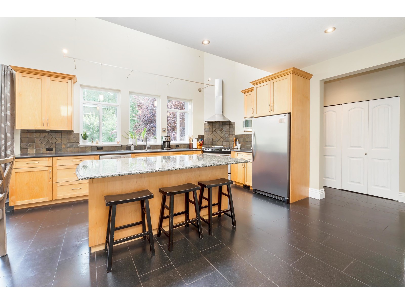 12668 Cathy Crescent Property Photo 2