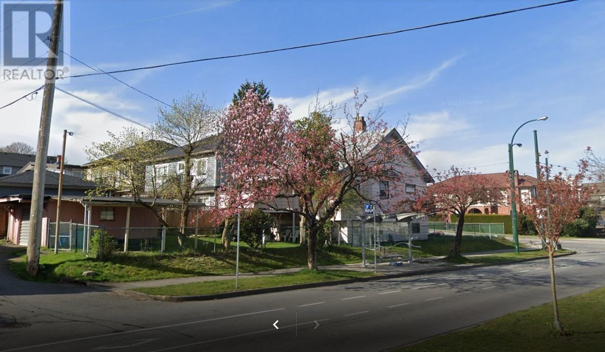 3808 Slocan Street Property Photo 4