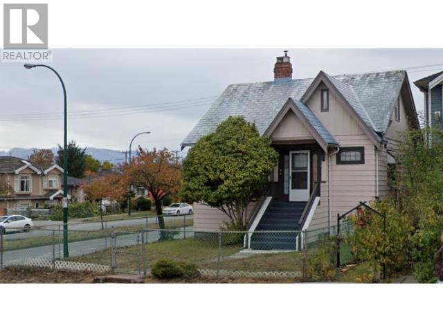 3808 Slocan Street Property Photo 5