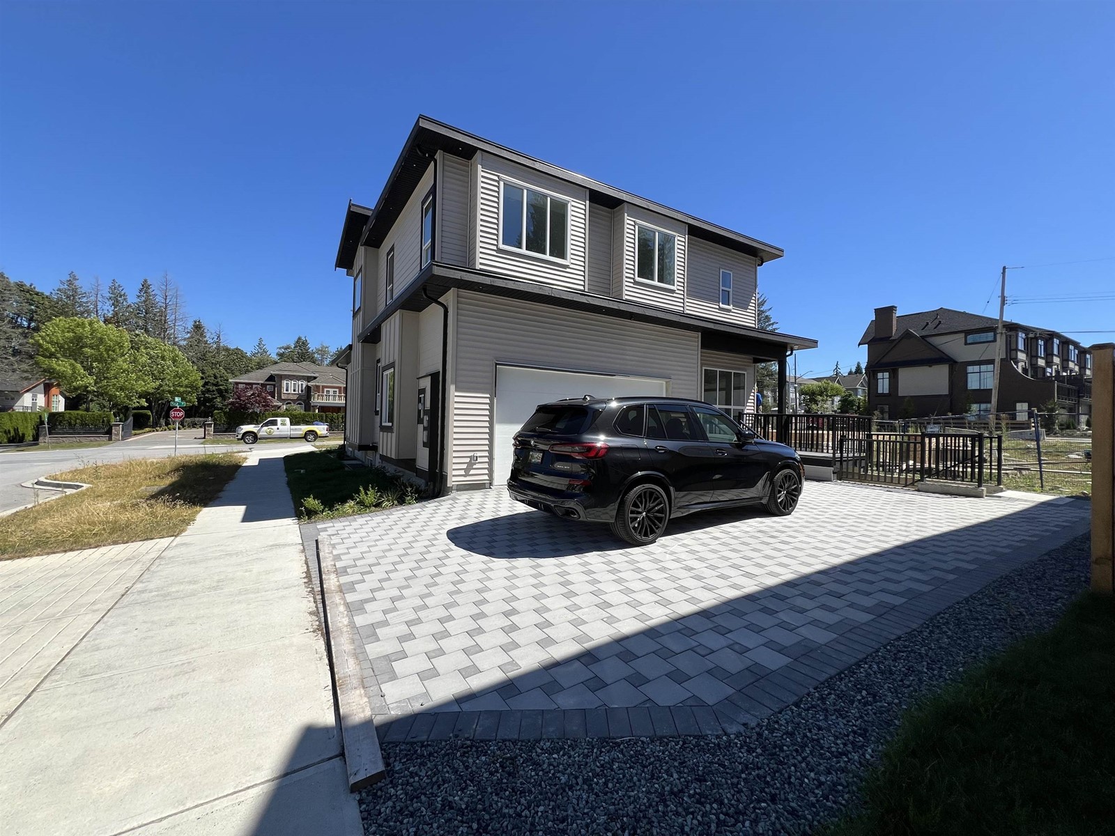 5949 142 Street Property Photo 2