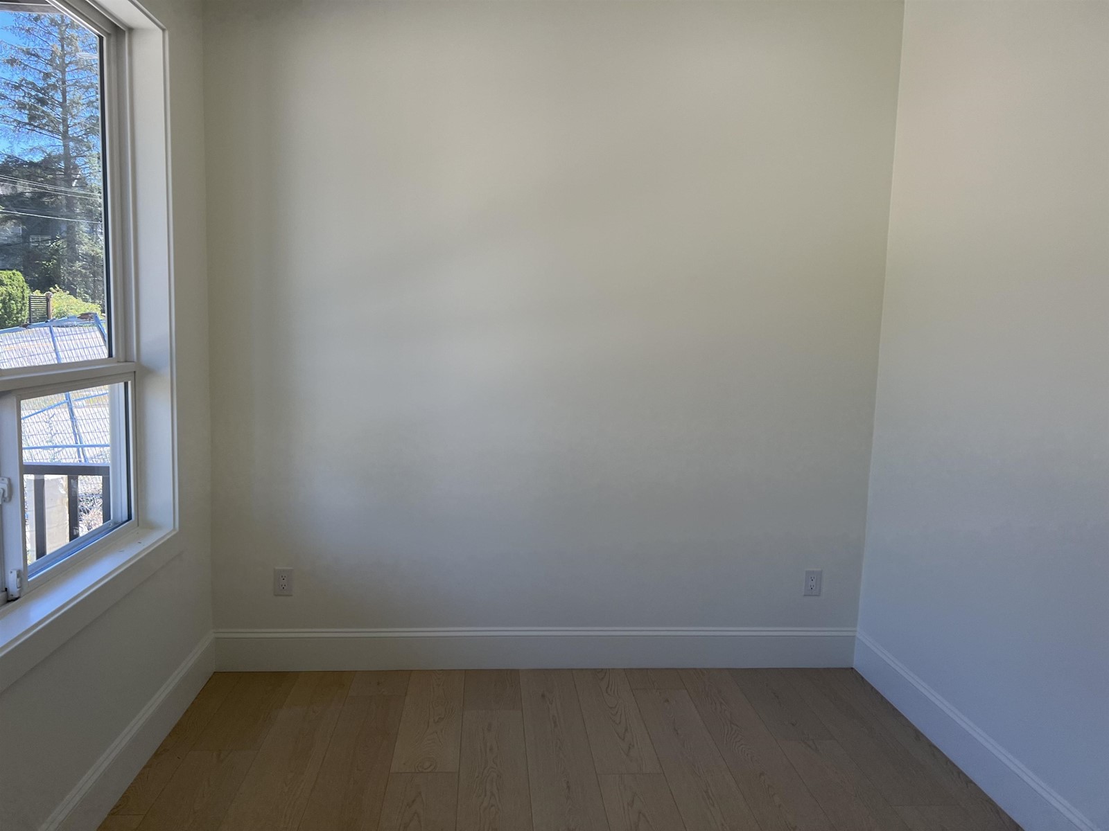 5949 142 Street Property Photo 8