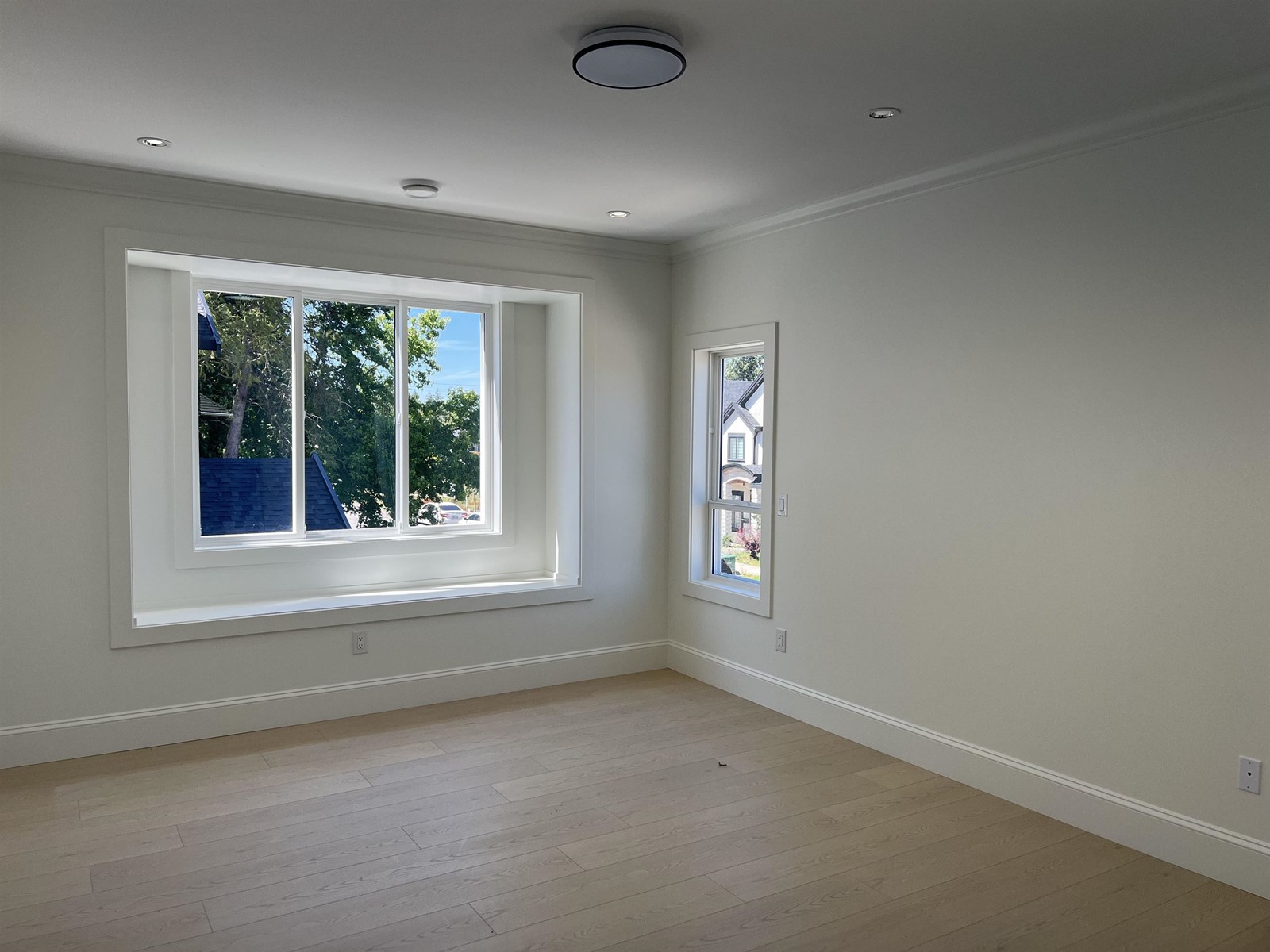 5949 142 Street Property Photo 13