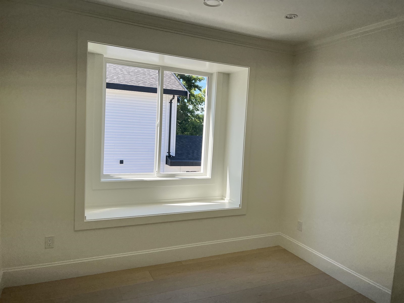 5949 142 Street Property Photo 16