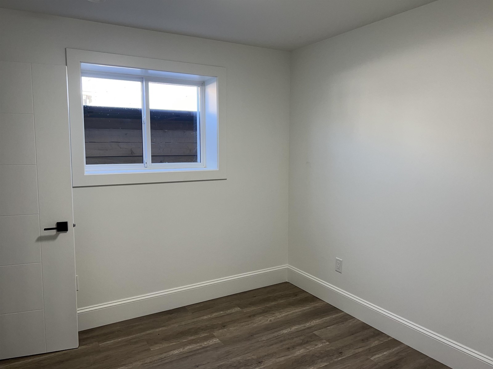 5949 142 Street Property Photo 18