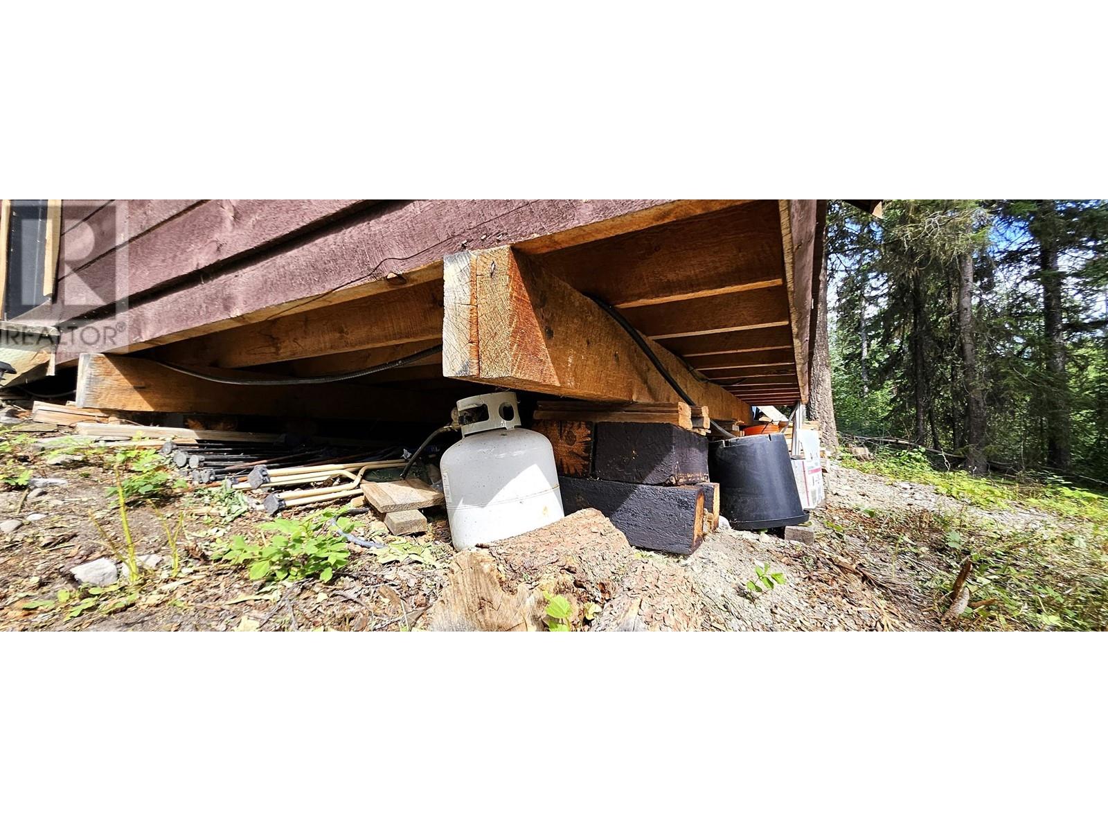49490 Lloyd Drive Property Photo 11