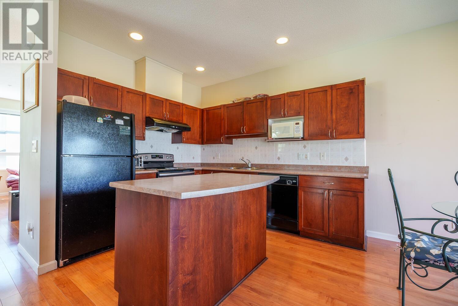 19 3127 Skeena Street Property Photo 3