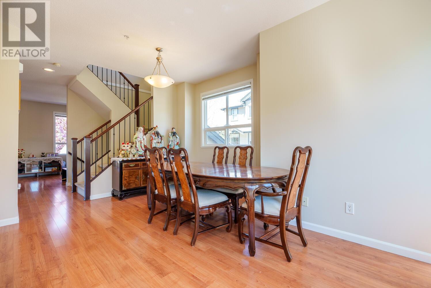 19 3127 Skeena Street Property Photo 4