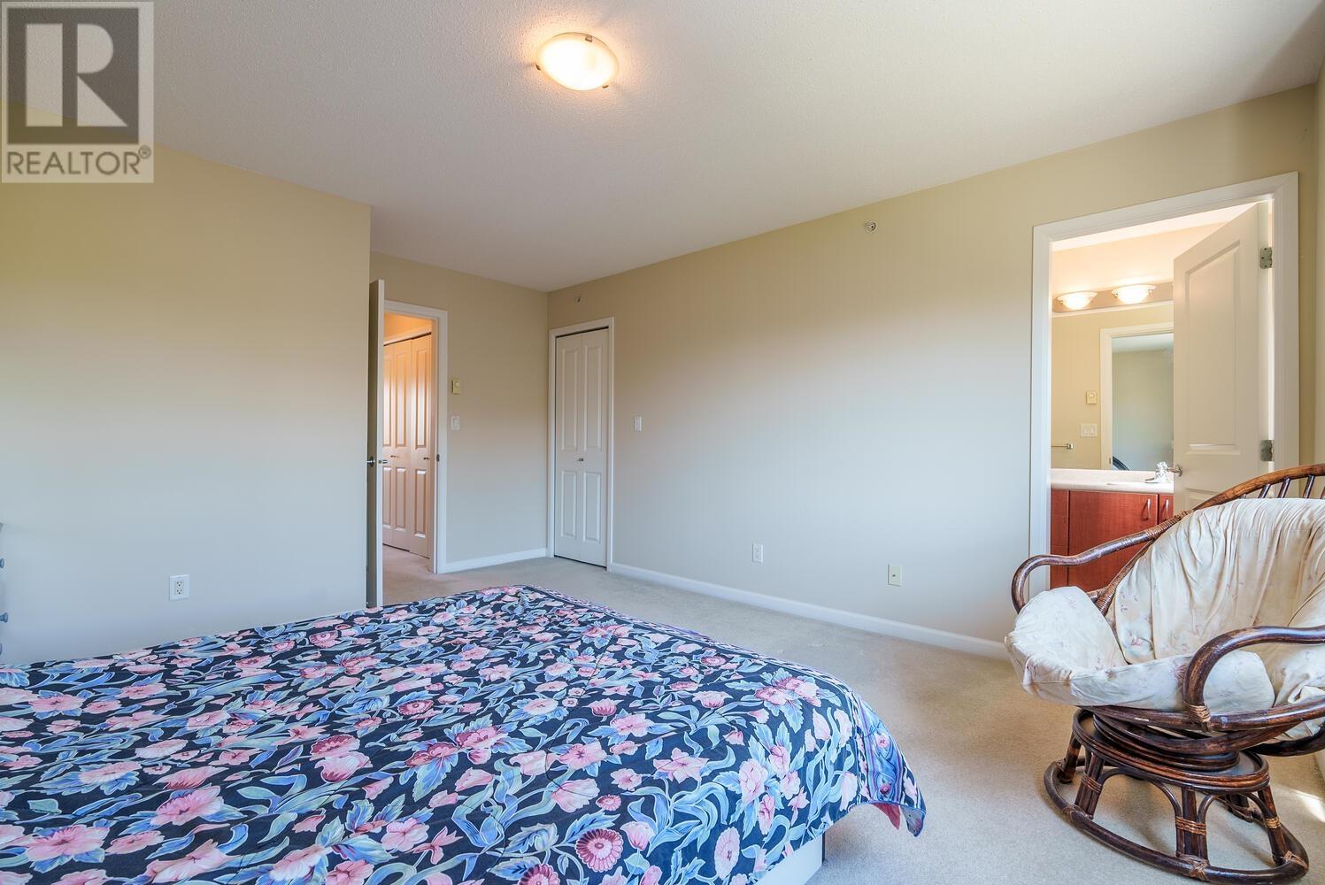 19 3127 Skeena Street Property Photo 13