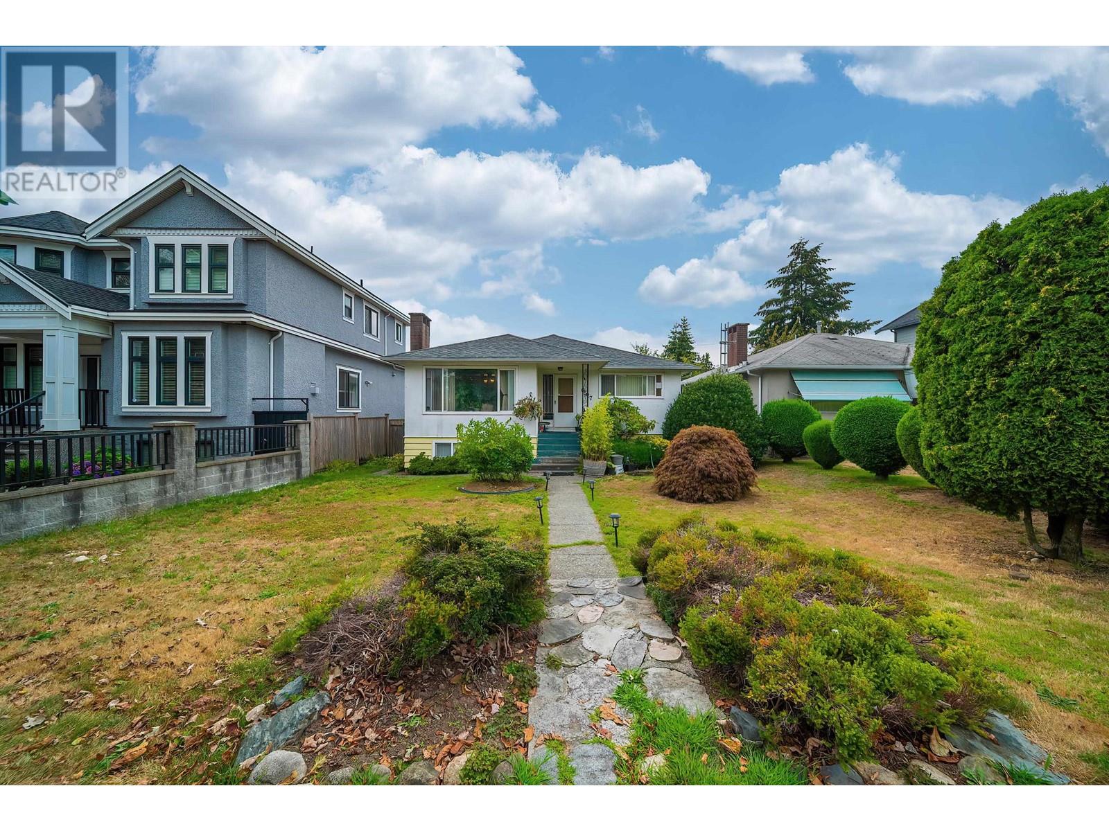 6527 Tyne Street Property Photo 1