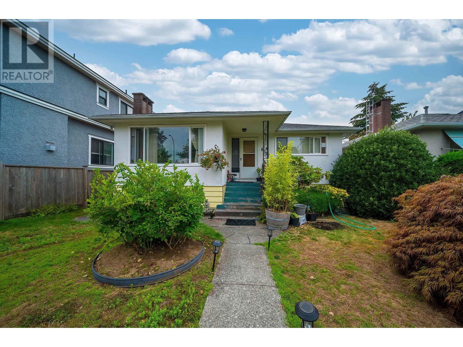 6527 Tyne Street Property Photo 3
