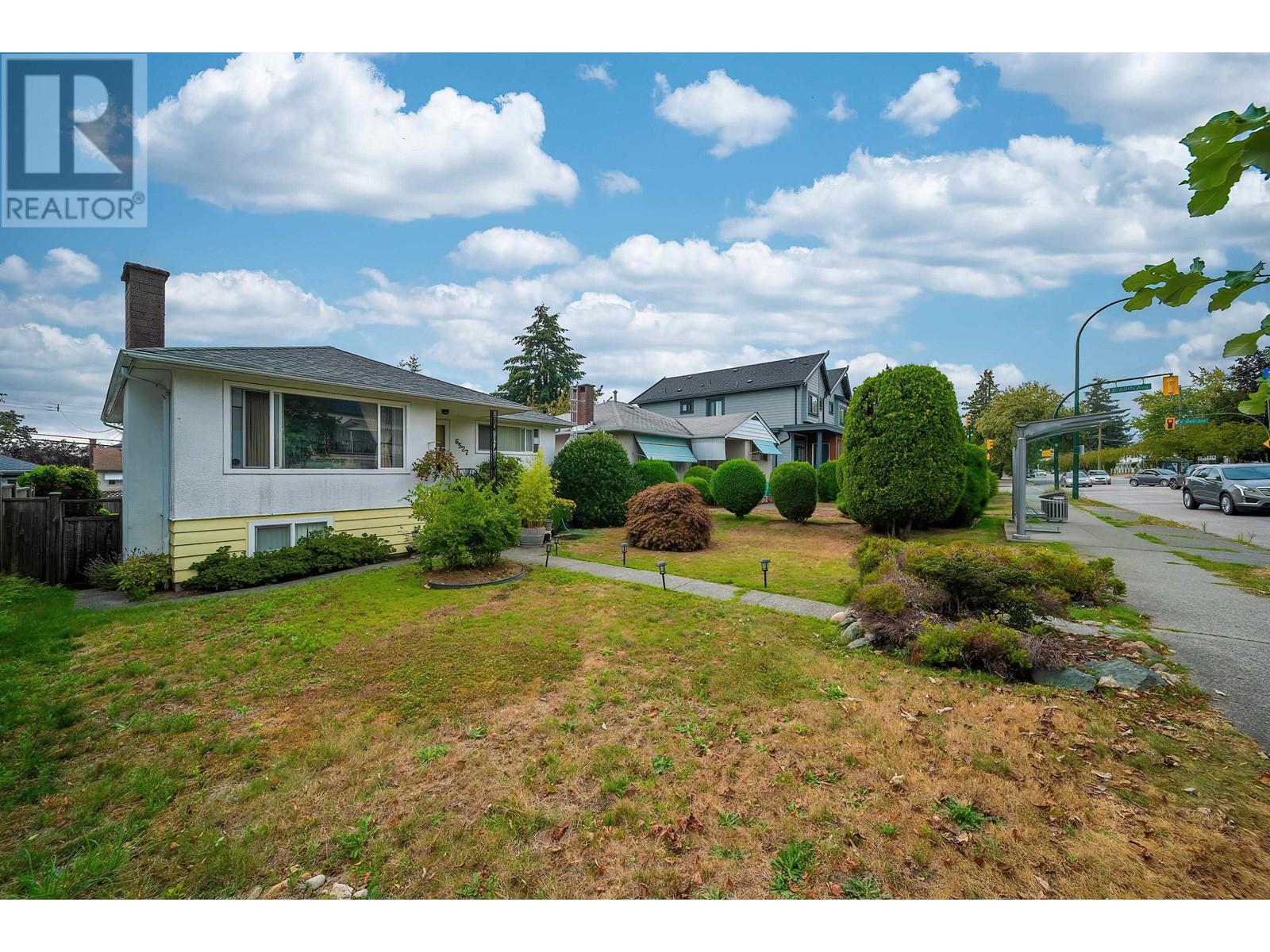 6527 Tyne Street Property Photo 4