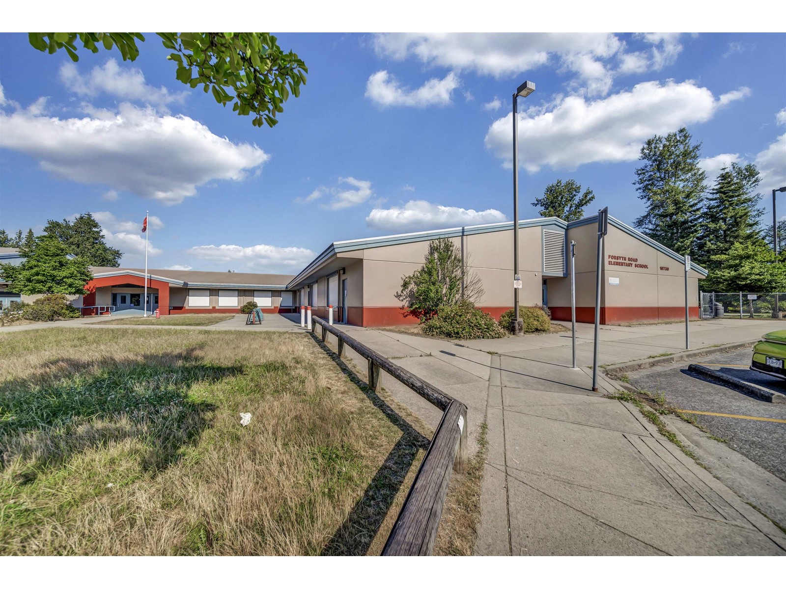10661 138a Street Property Photo 4
