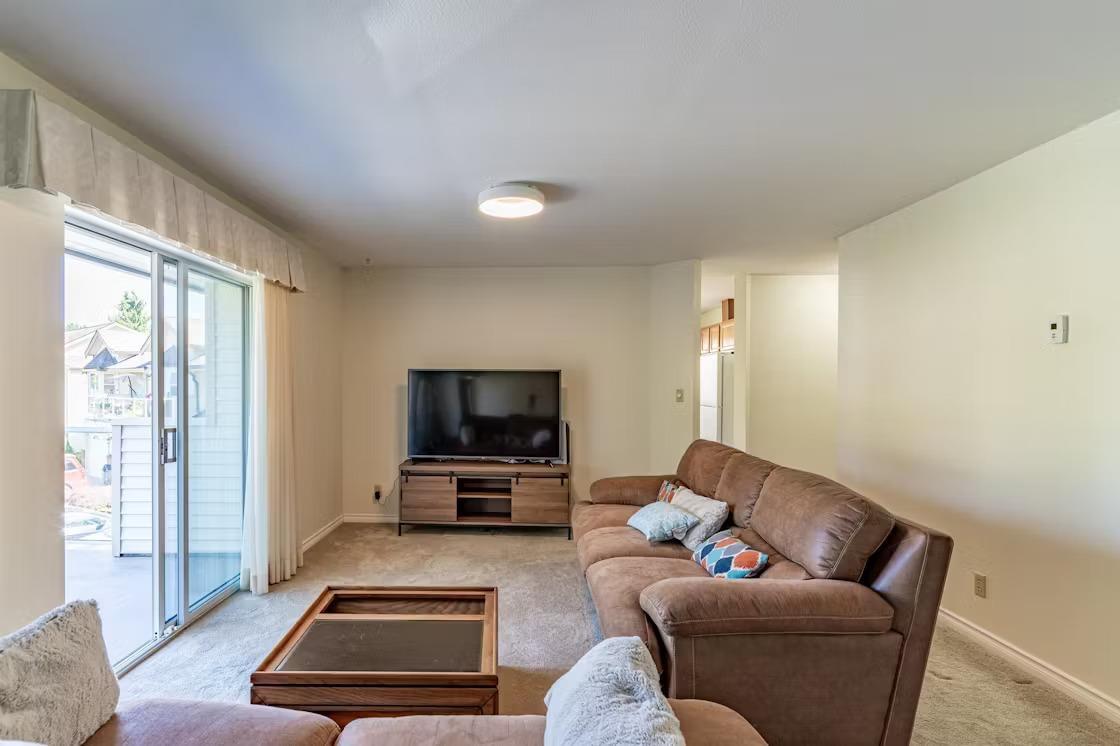 115 6841 138 St Property Photo 2