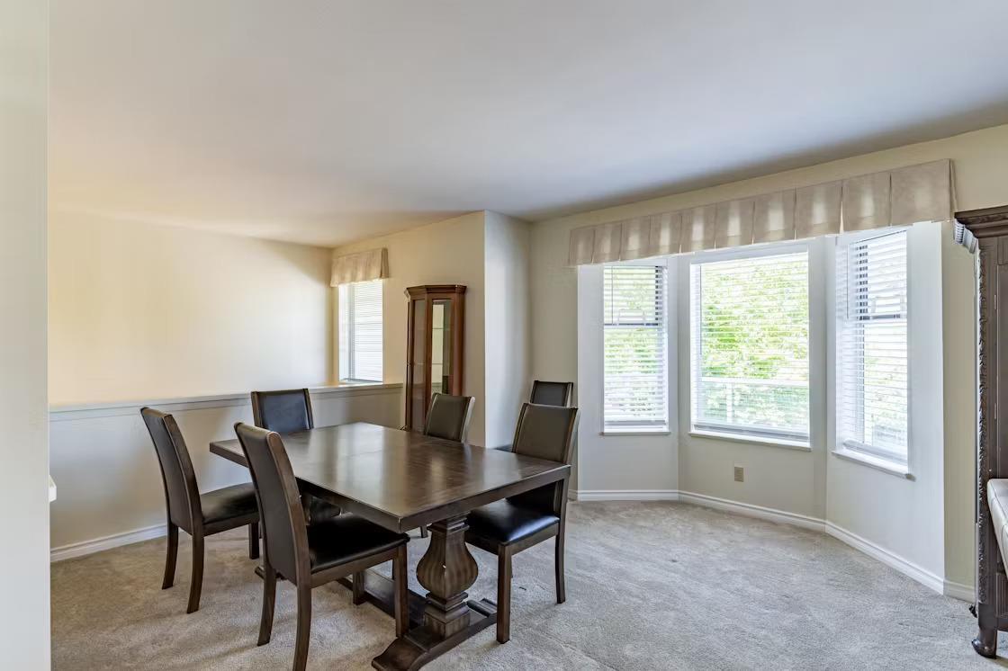 115 6841 138 St Property Photo 4
