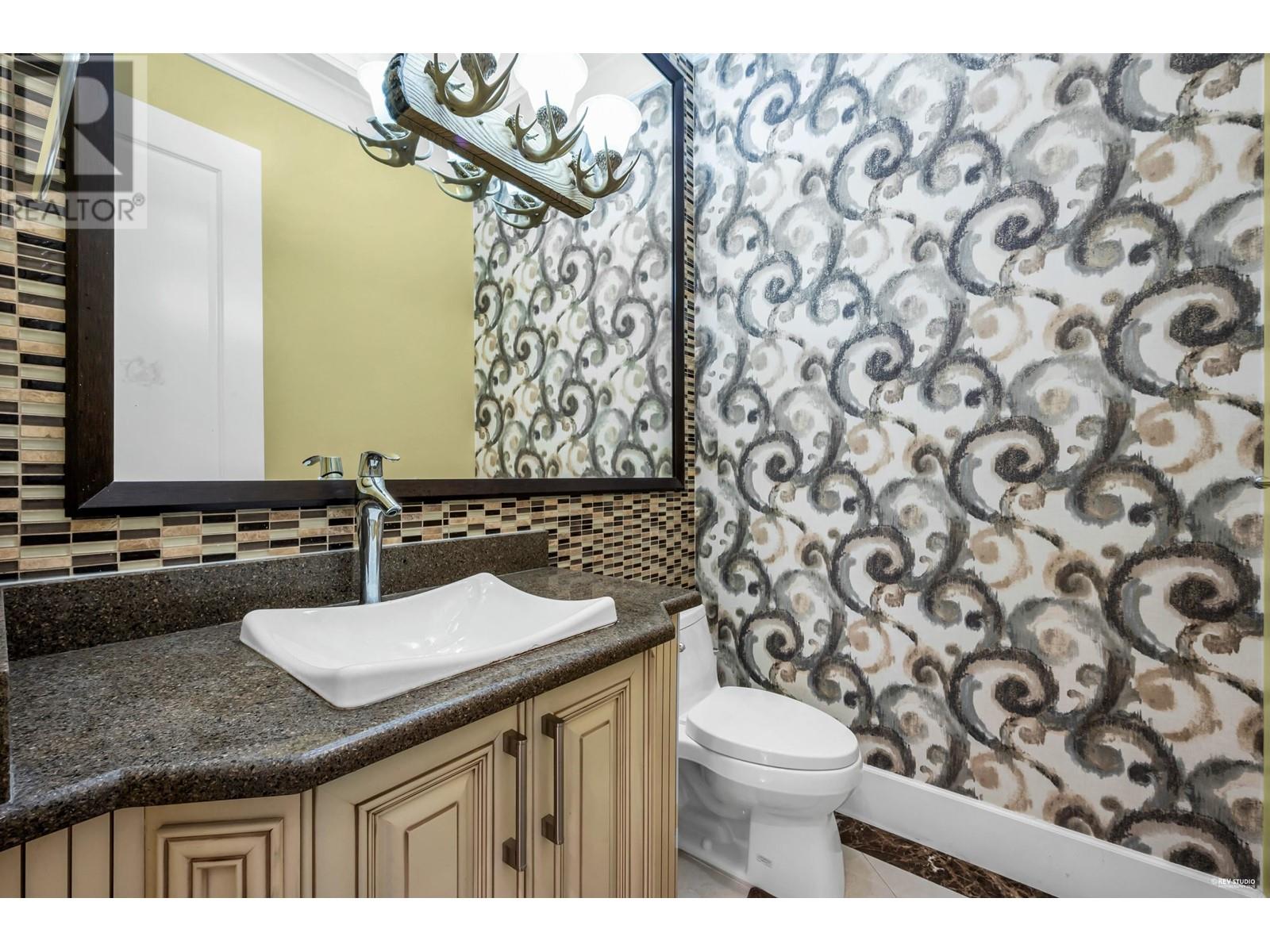 3460 Lamond Avenue Property Photo 15