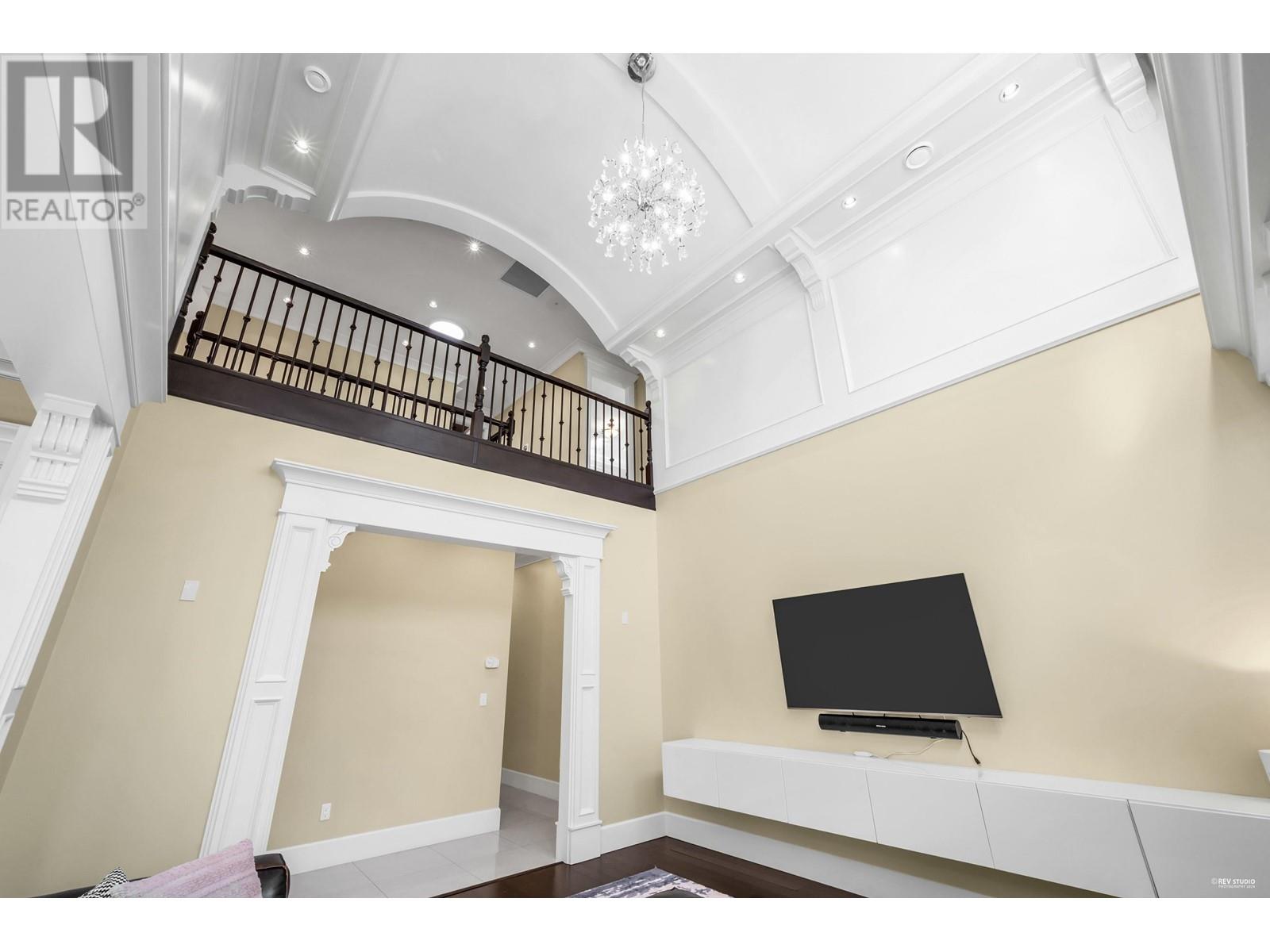 3460 Lamond Avenue Property Photo 21