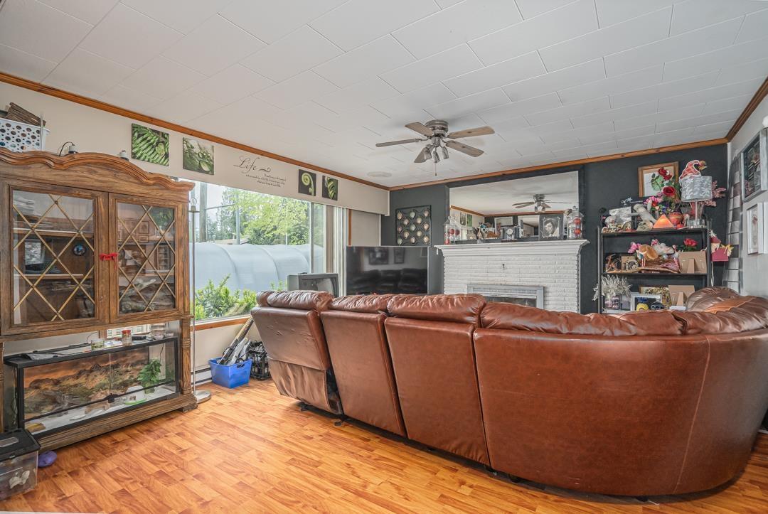 4339 200 Street Property Photo 6