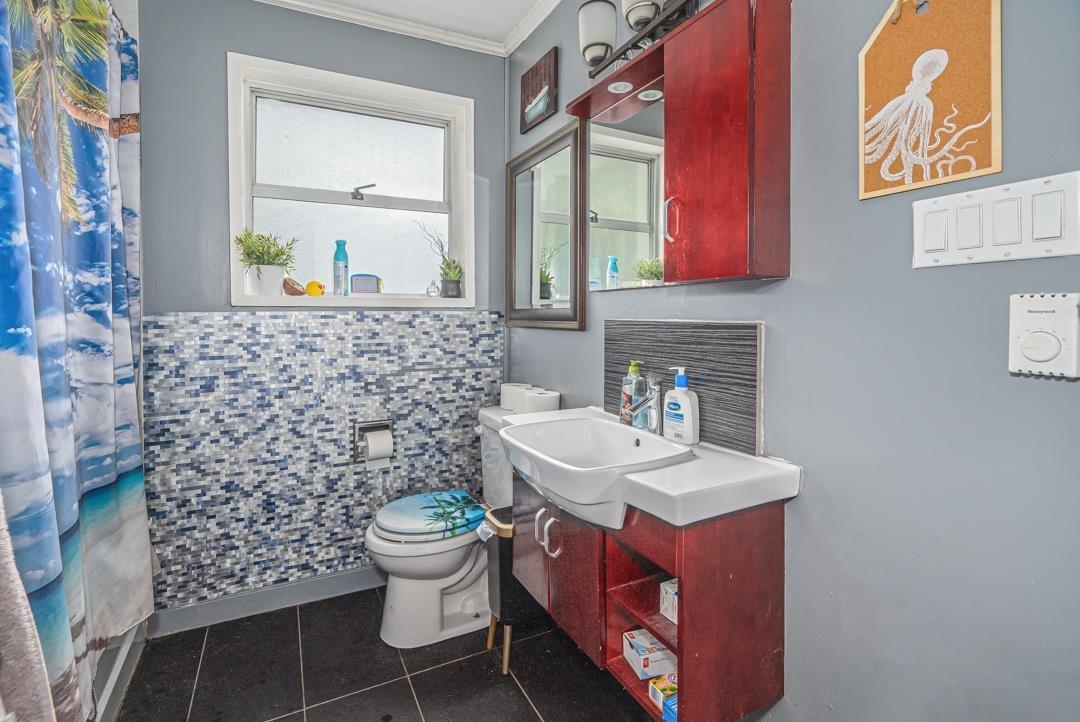 4339 200 Street Property Photo 11