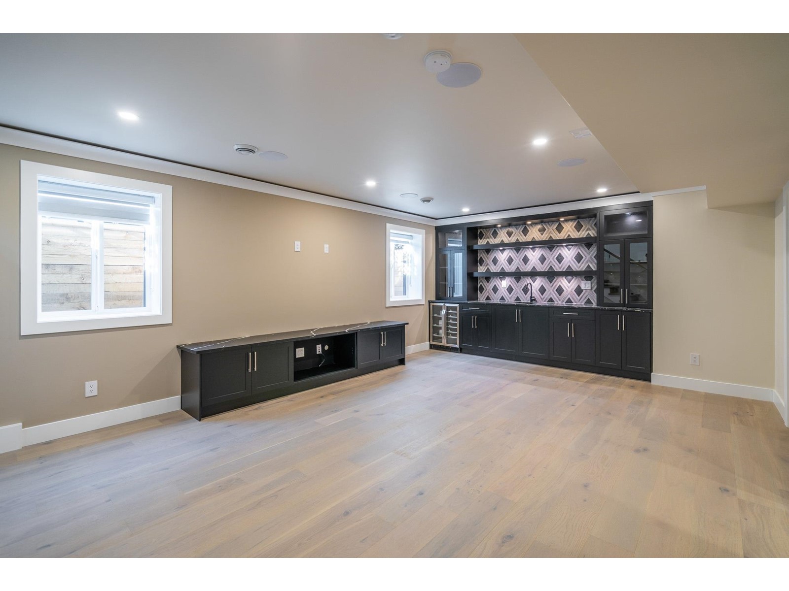 16548 22 Avenue Property Photo 22