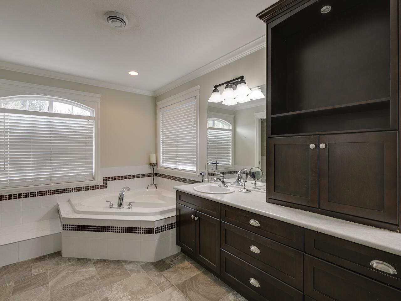27 33925 Araki Court Property Photo 30