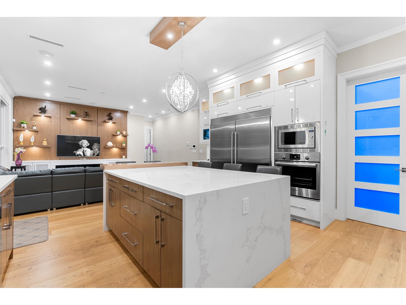 11586 84b Avenue Property Photo 17